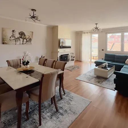 Whole Floor In Upscale Neighborhood Apartman *