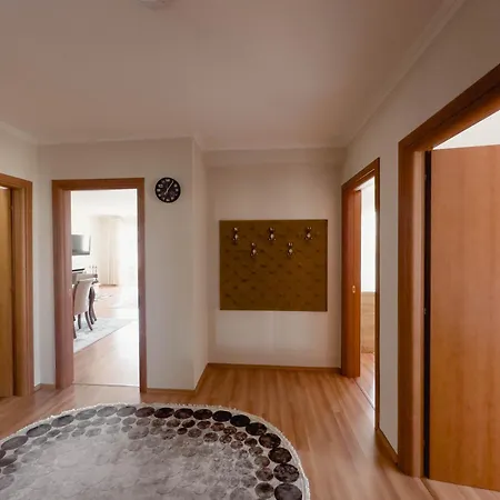 Apartman Whole Floor In Upscale Neighborhood Tirana