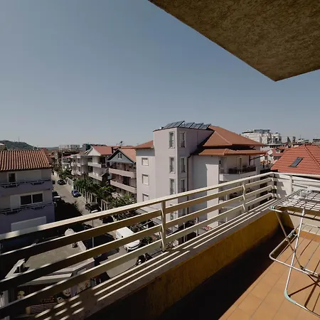 Whole Floor In Upscale Neighborhood Apartman